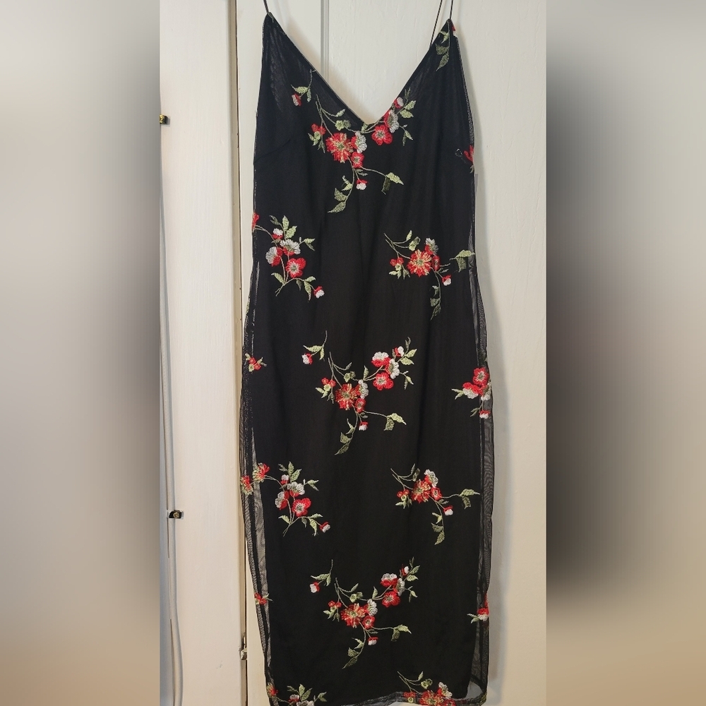 NWT Floral Dress - Picture 2 of 4